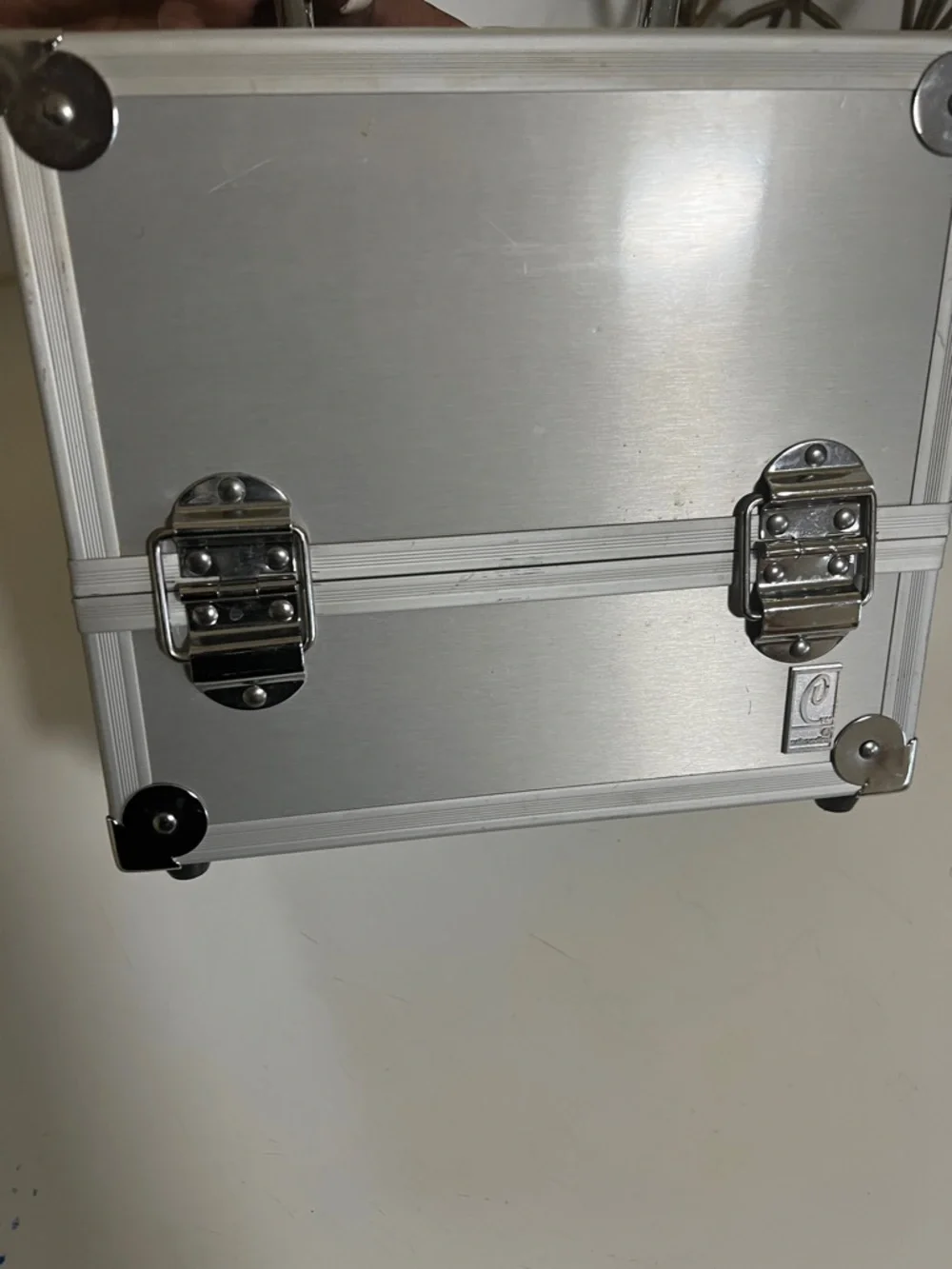 Silver Aluminum Makeup Train Case – Compact Storage Box